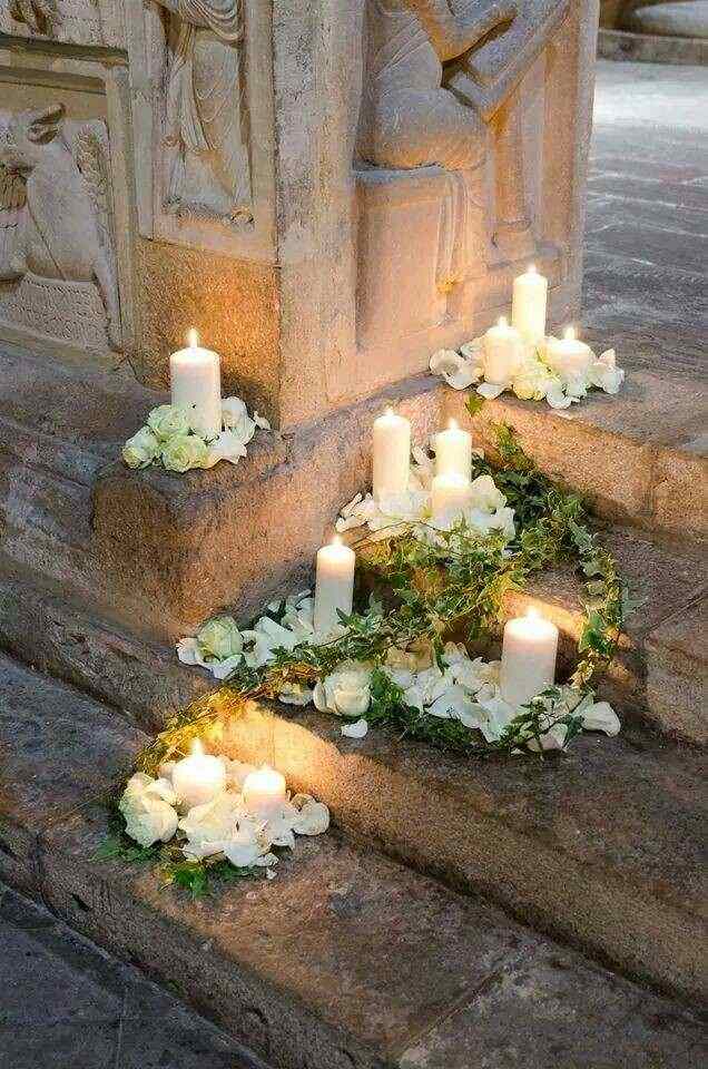 Decorazione petali e candele Decorazione petali e candele