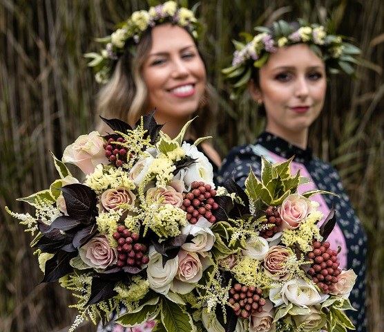 Mazzi di fiori con corone Mazzi di fiori con corone
